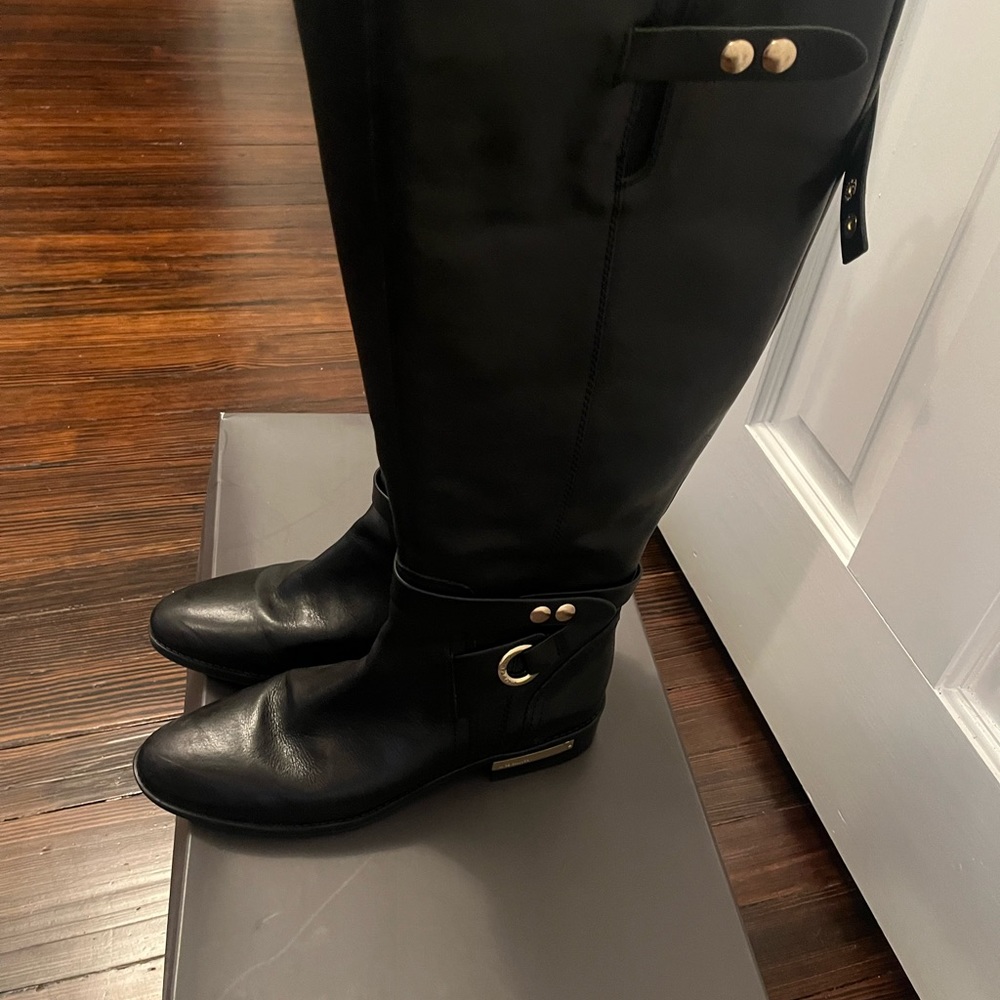 BRAND NEW NEVER WORN VINCE CAMUTO BOOTS! - Picture 5 of 8